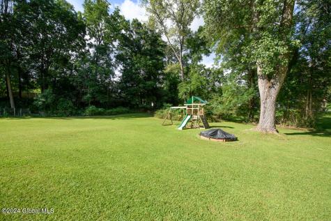 104 Mountainview Court Guilderland NY 12084