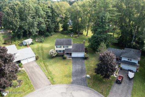 104 Mountainview Court Guilderland NY 12084