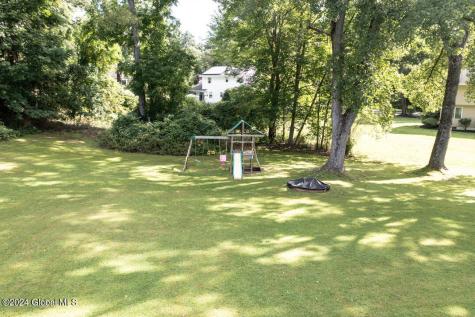 104 Mountainview Court Guilderland NY 12084