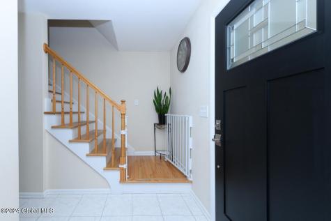 104 Mountainview Court Guilderland NY 12084