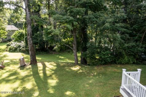 104 Mountainview Court Guilderland NY 12084