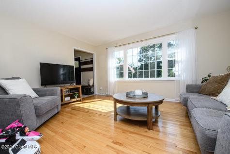 104 Mountainview Court Guilderland NY 12084