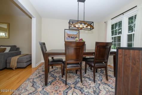 104 Mountainview Court Guilderland NY 12084