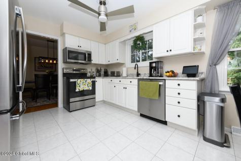 104 Mountainview Court Guilderland NY 12084