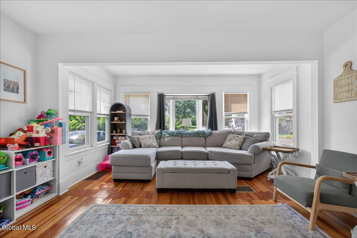 1932 Tower Avenue Schenectady NY 12304