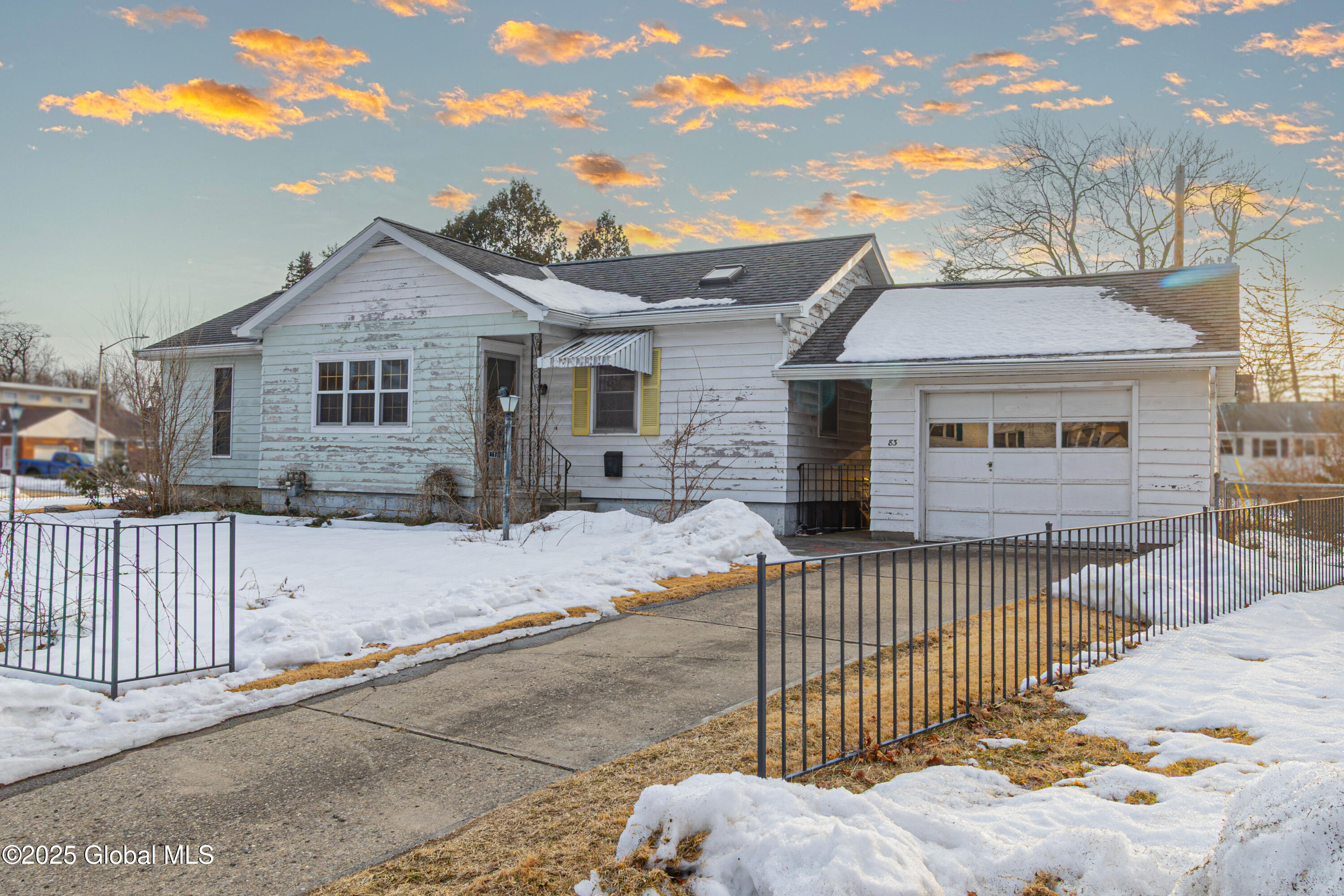 83 Fenwick Avenue Schenectady NY 12304