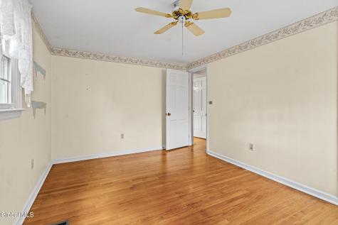 8 Lancaster Drive Glenville NY 12302