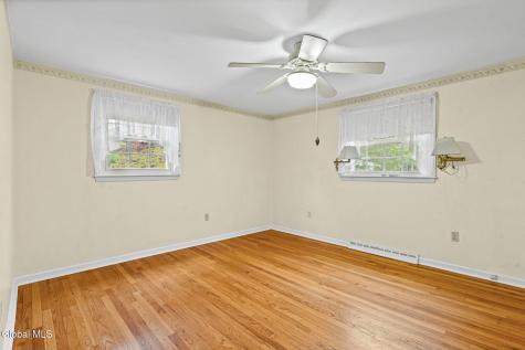 8 Lancaster Drive Glenville NY 12302