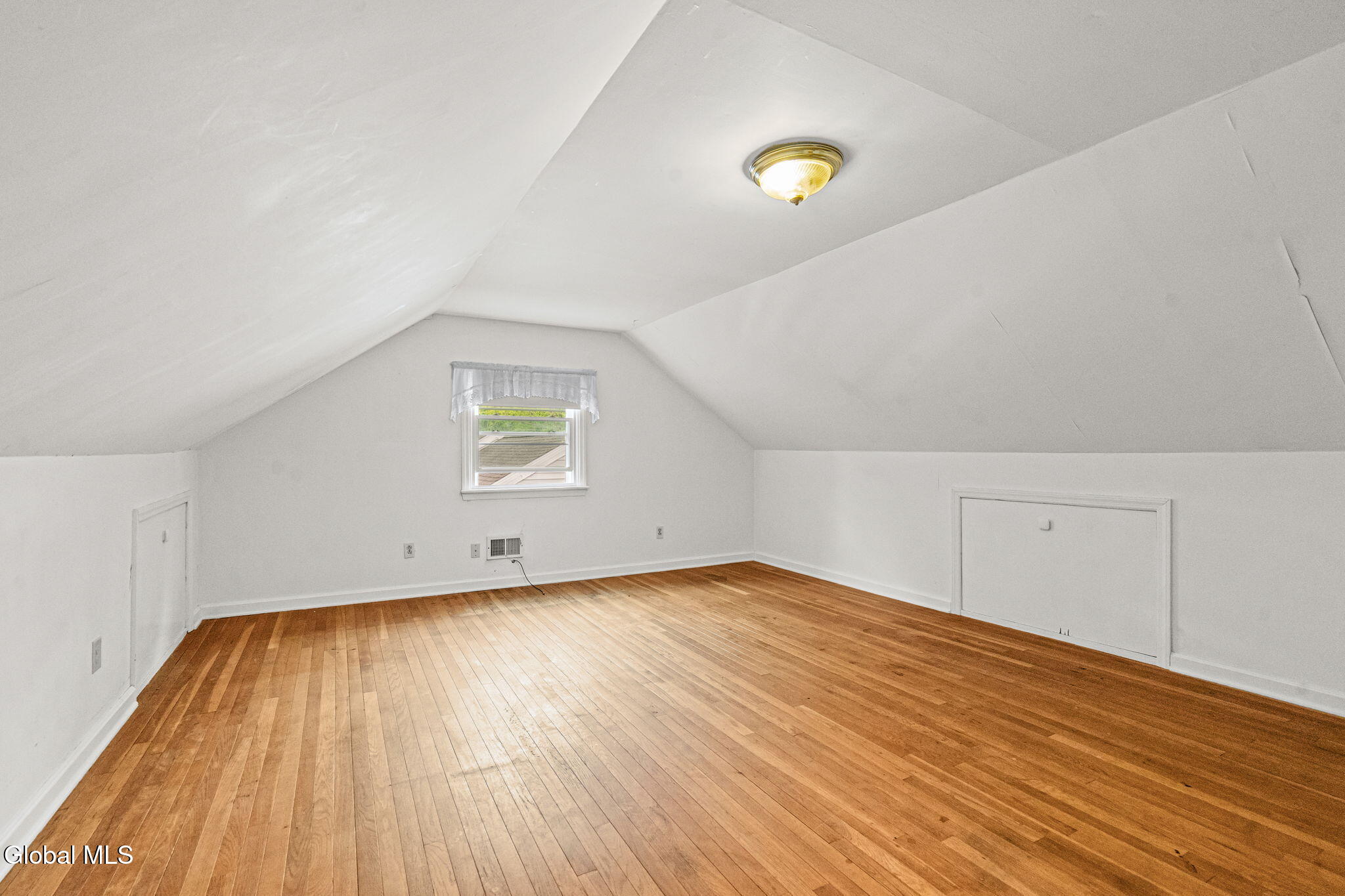 8 Lancaster Drive Glenville NY 12302