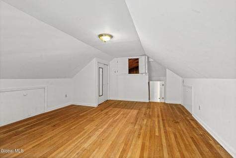 8 Lancaster Drive Glenville NY 12302