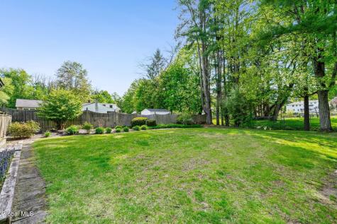 8 Lancaster Drive Glenville NY 12302
