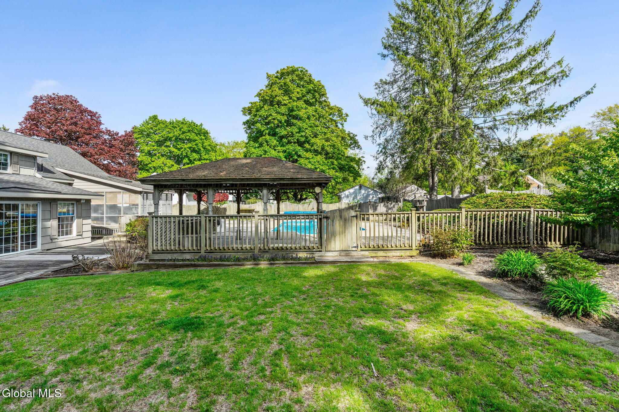 8 Lancaster Drive Glenville NY 12302