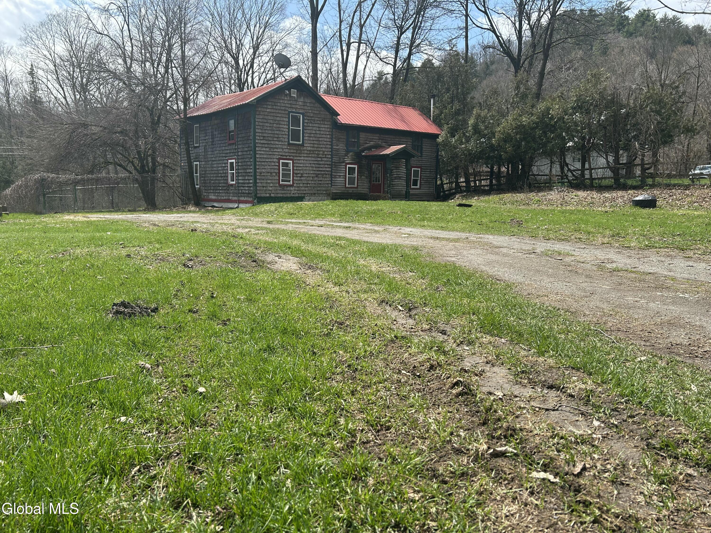 919 Bradford Hill Road Crown Point NY 12928