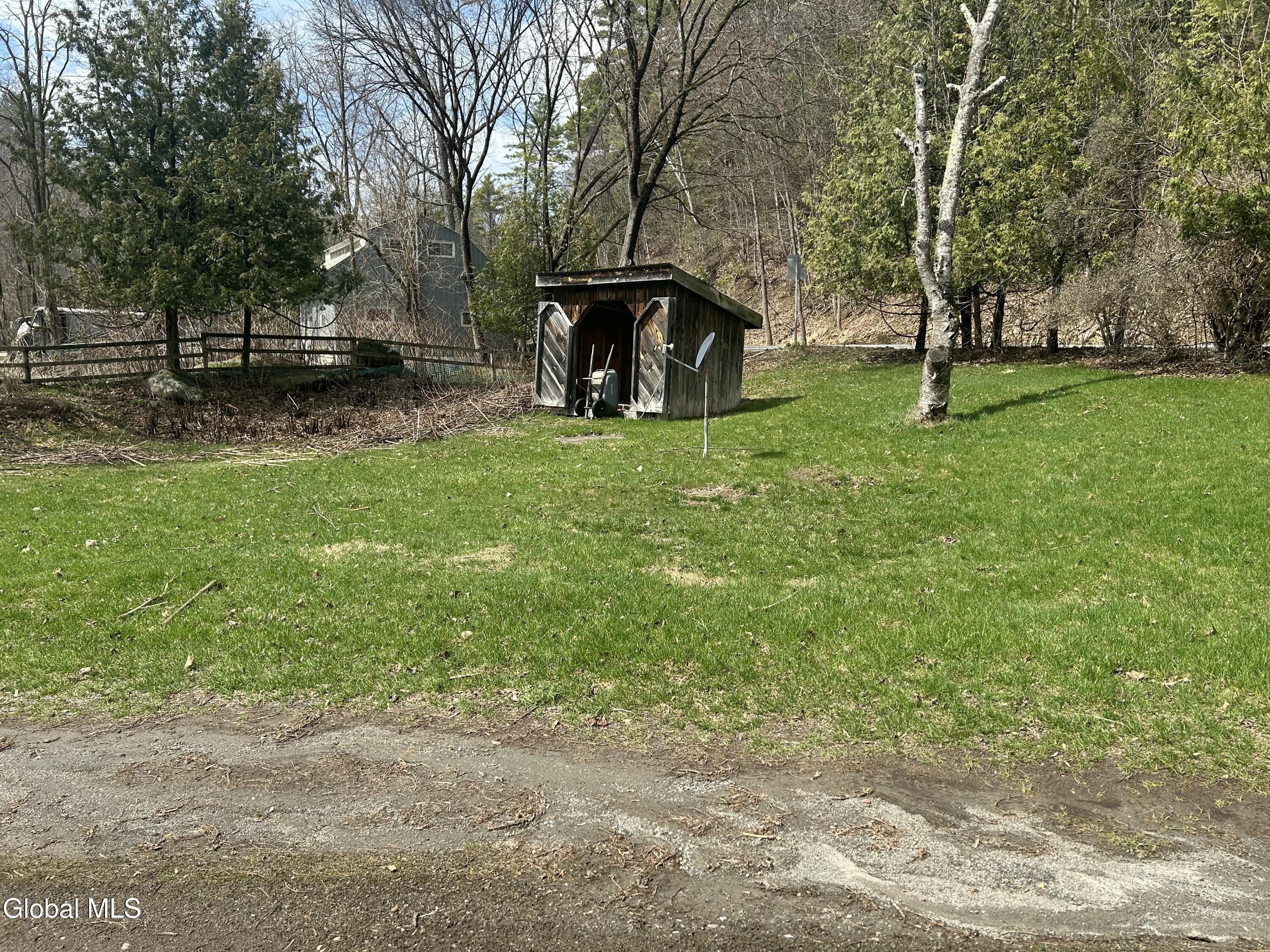 919 Bradford Hill Road Crown Point NY 12928