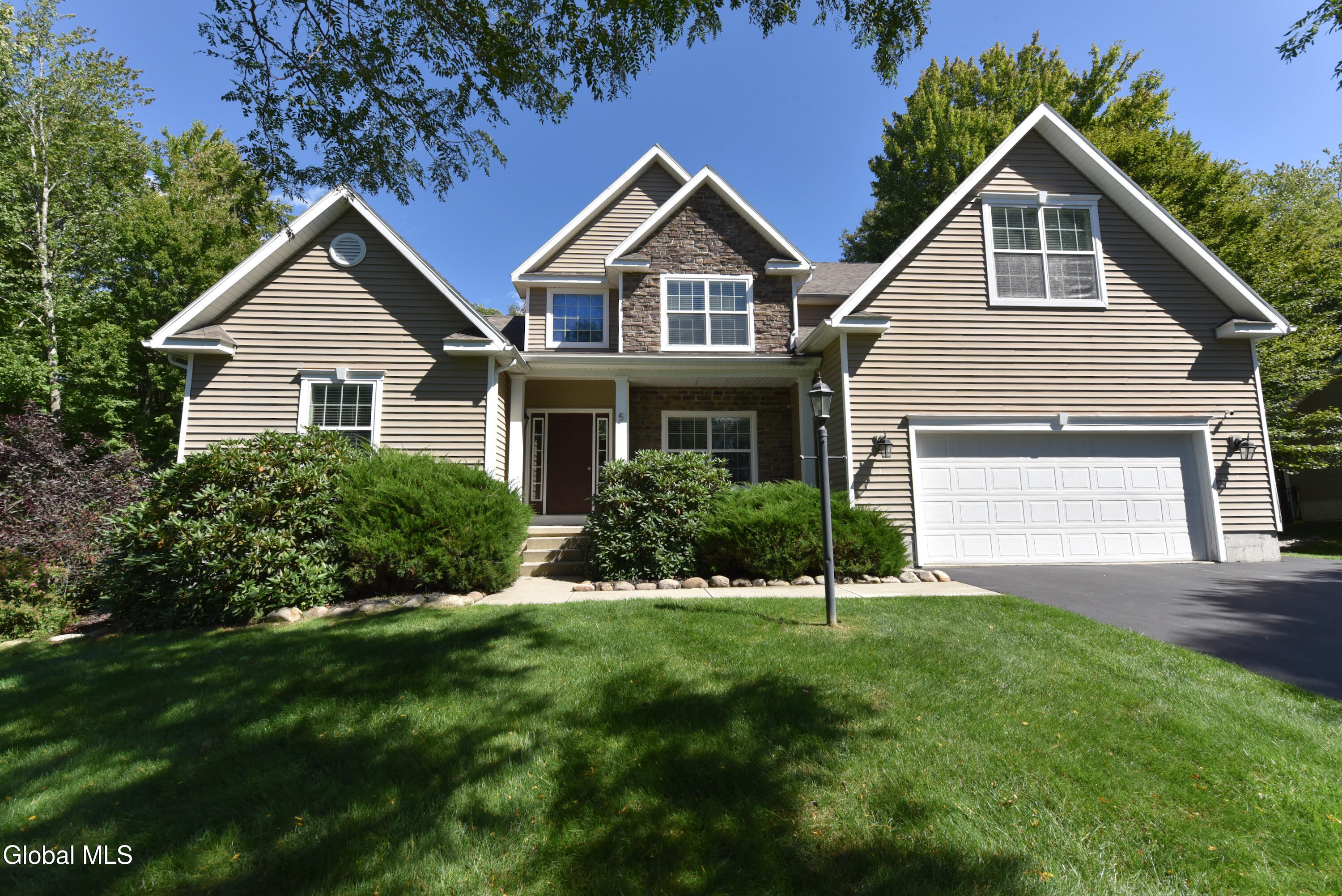 5 Lenca Court Wilton NY 12831