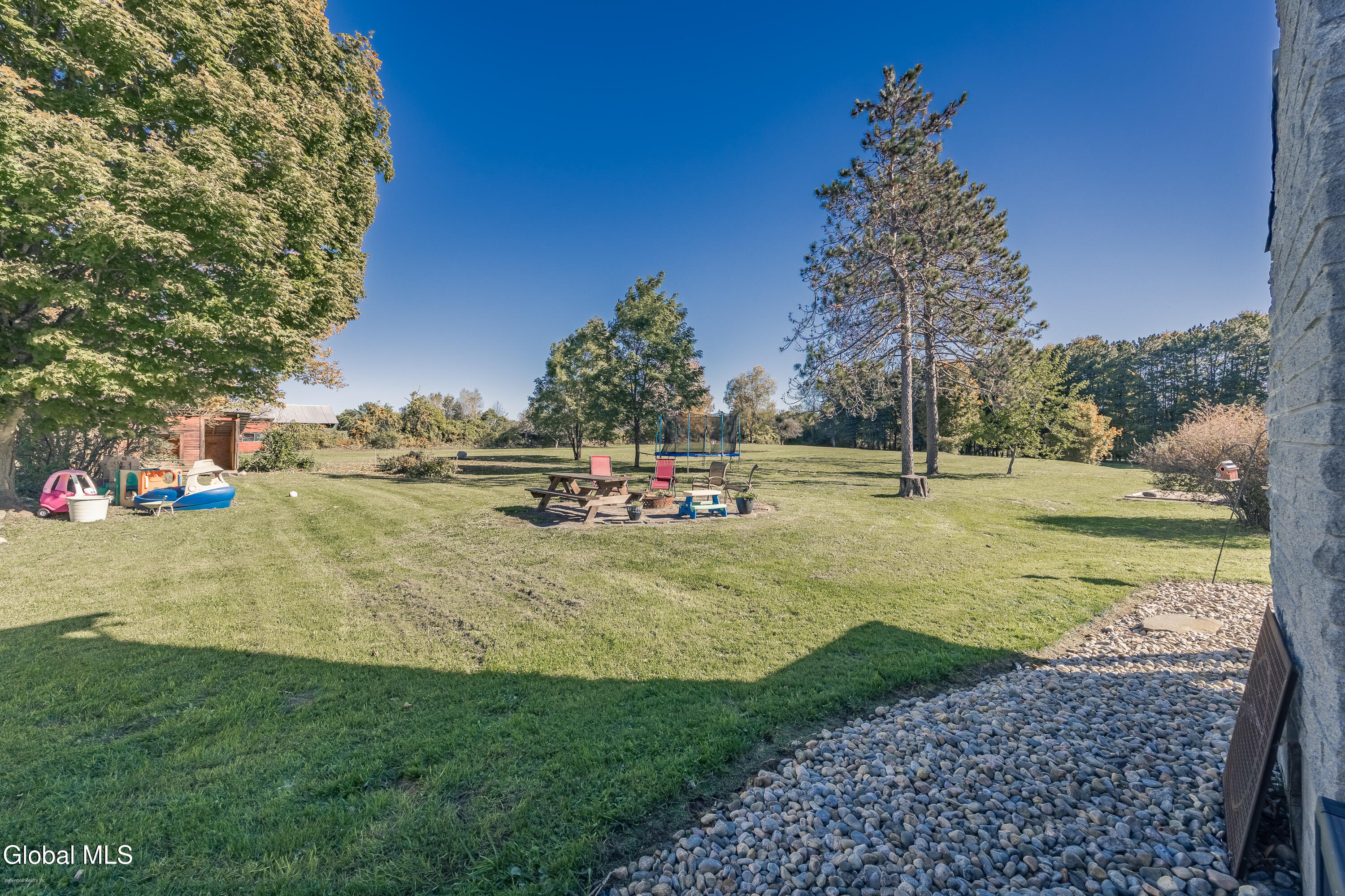 1121 W Galway Road Hagaman NY 12074