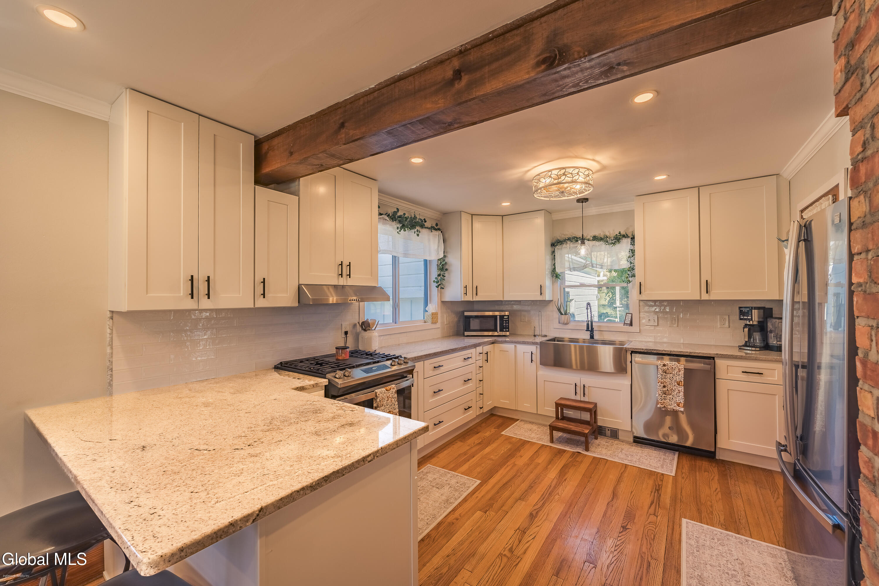 1121 W Galway Road Hagaman NY 12074