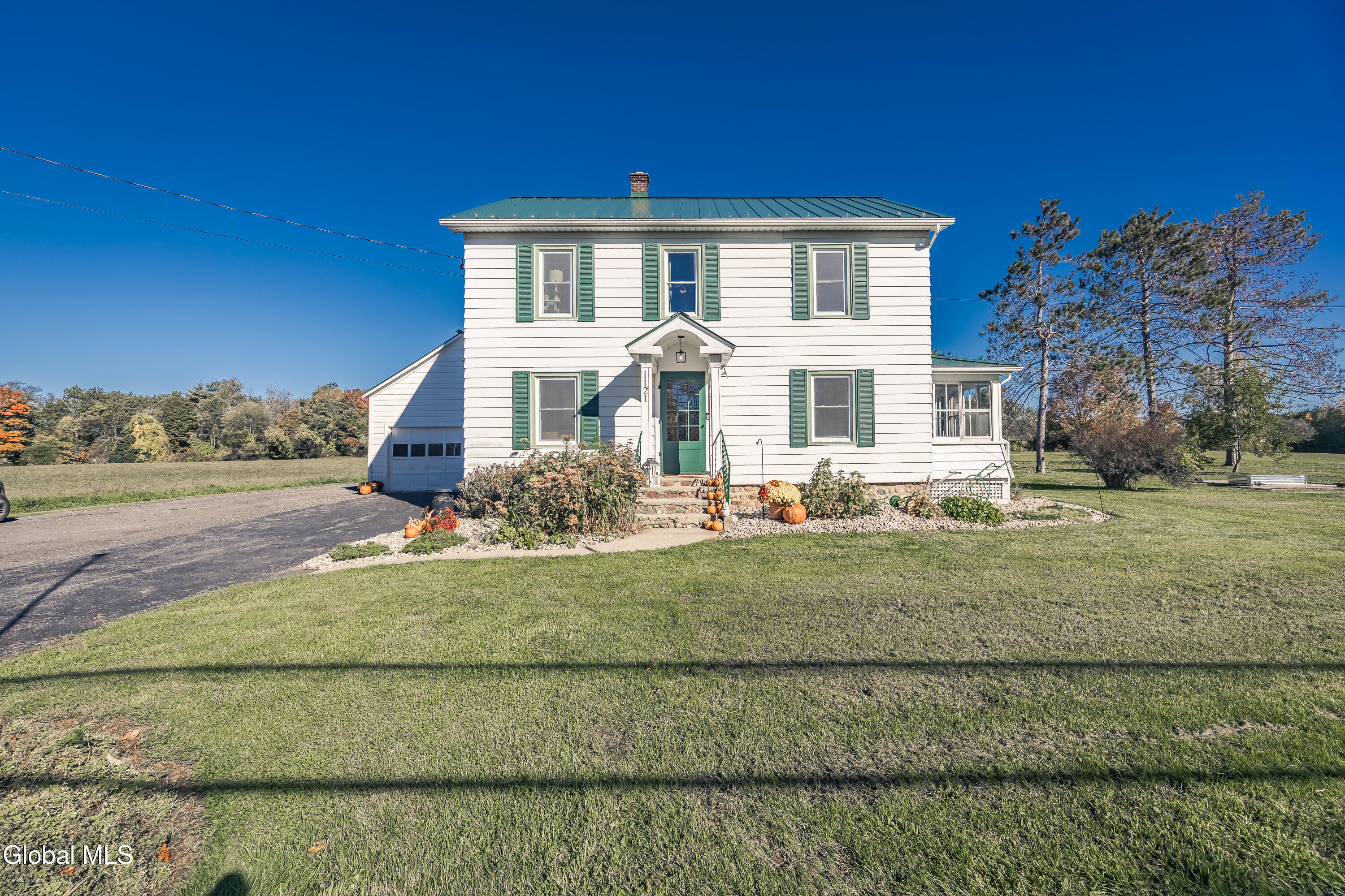 1121 W Galway Road Hagaman NY 12074