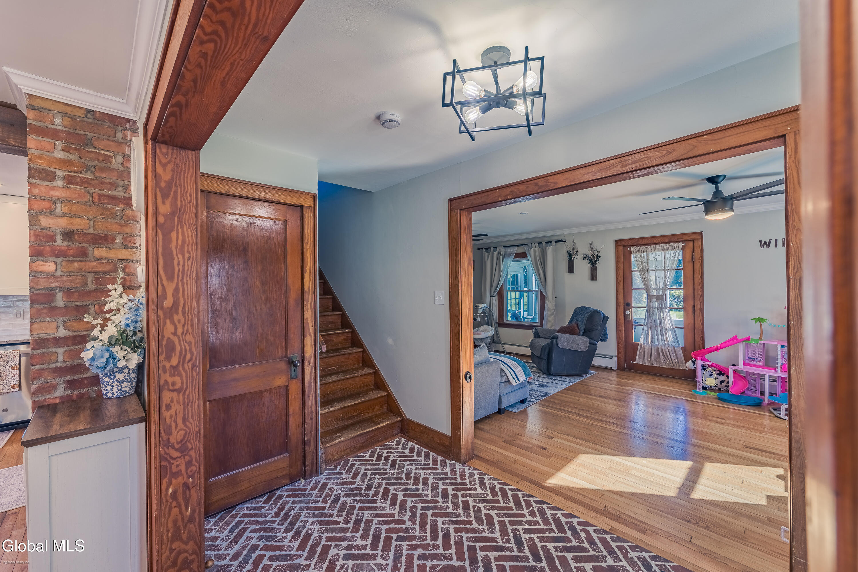 1121 W Galway Road Hagaman NY 12074