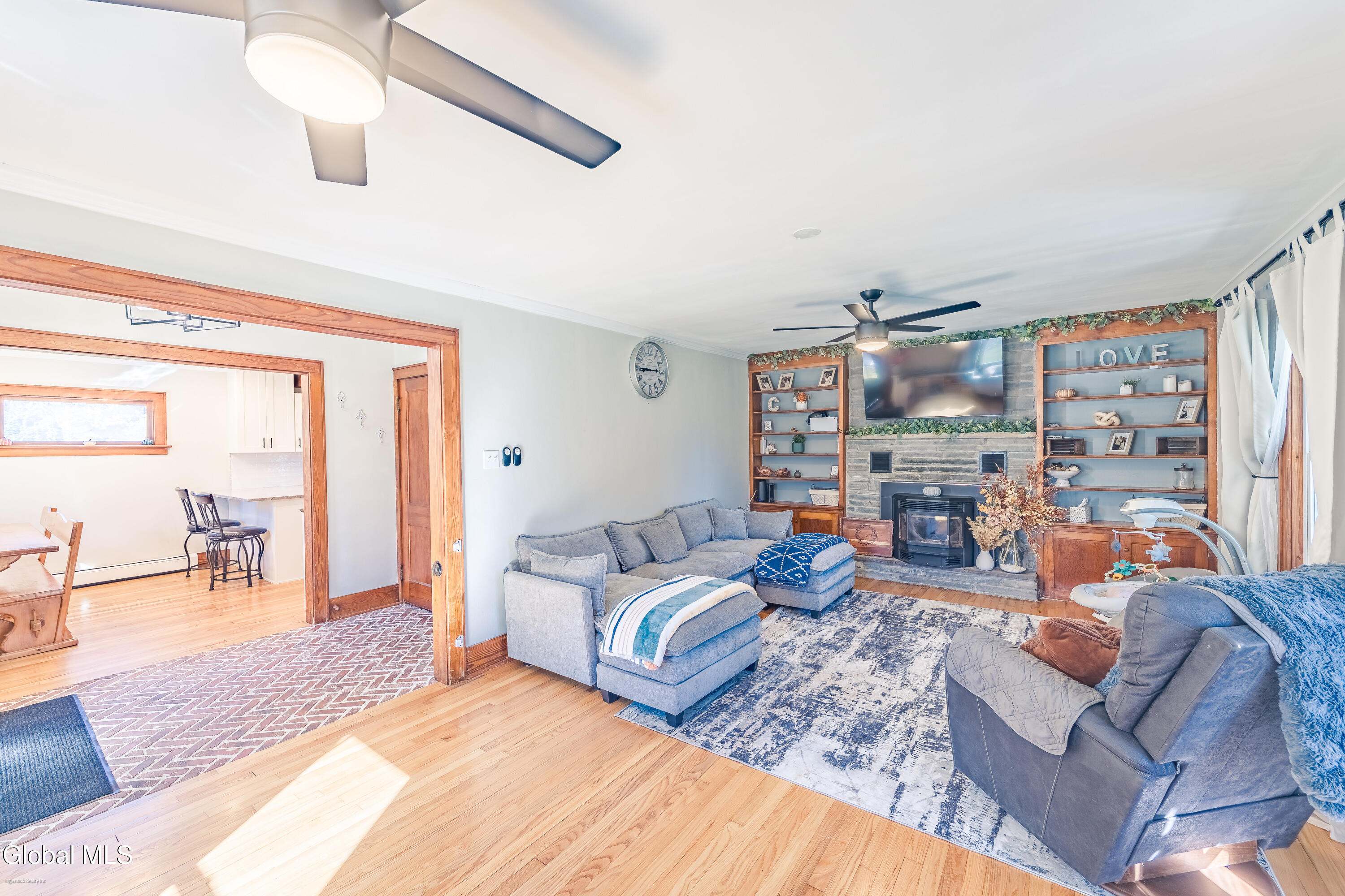 1121 W Galway Road Hagaman NY 12074