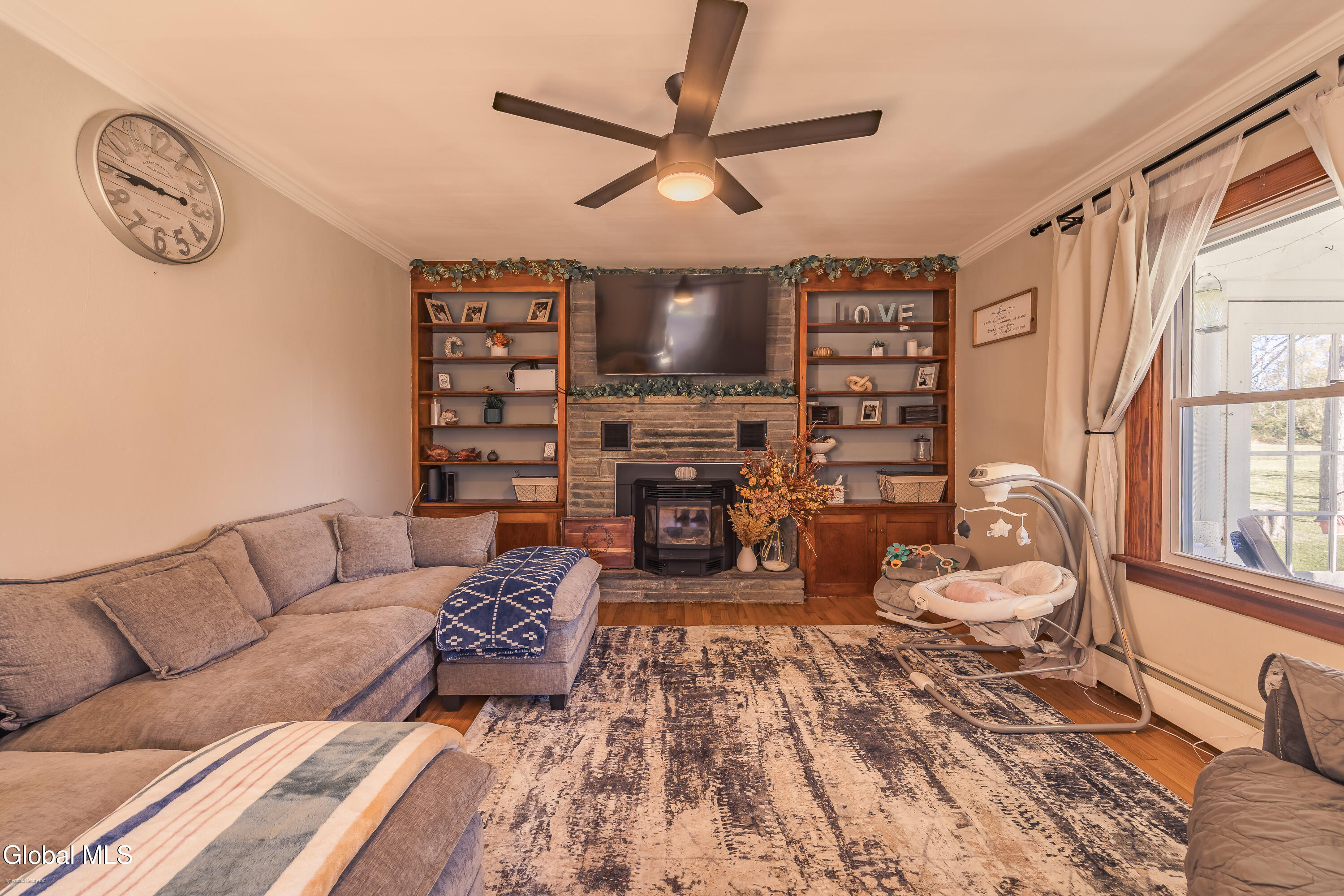 1121 W Galway Road Hagaman NY 12074