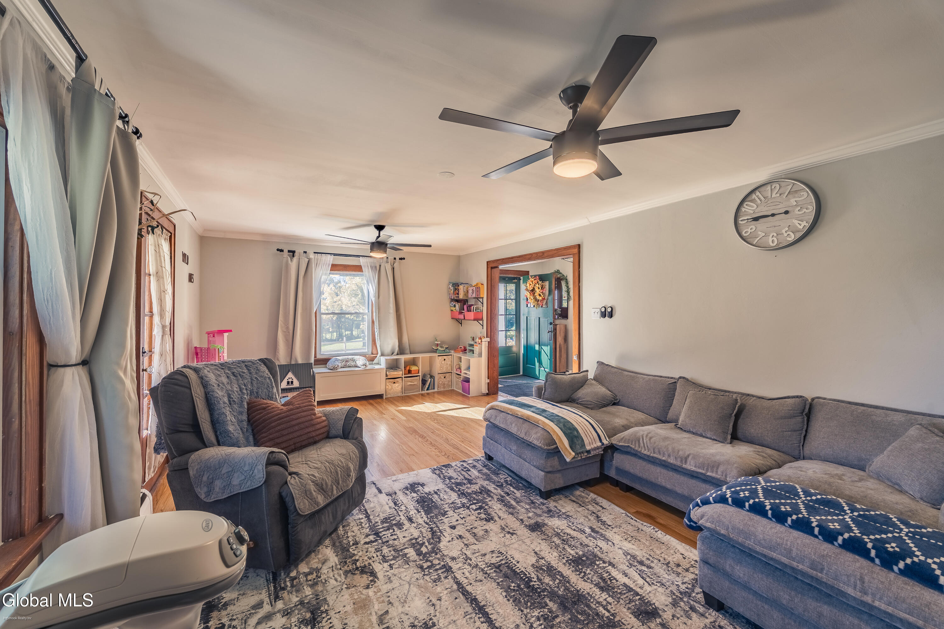 1121 W Galway Road Hagaman NY 12074