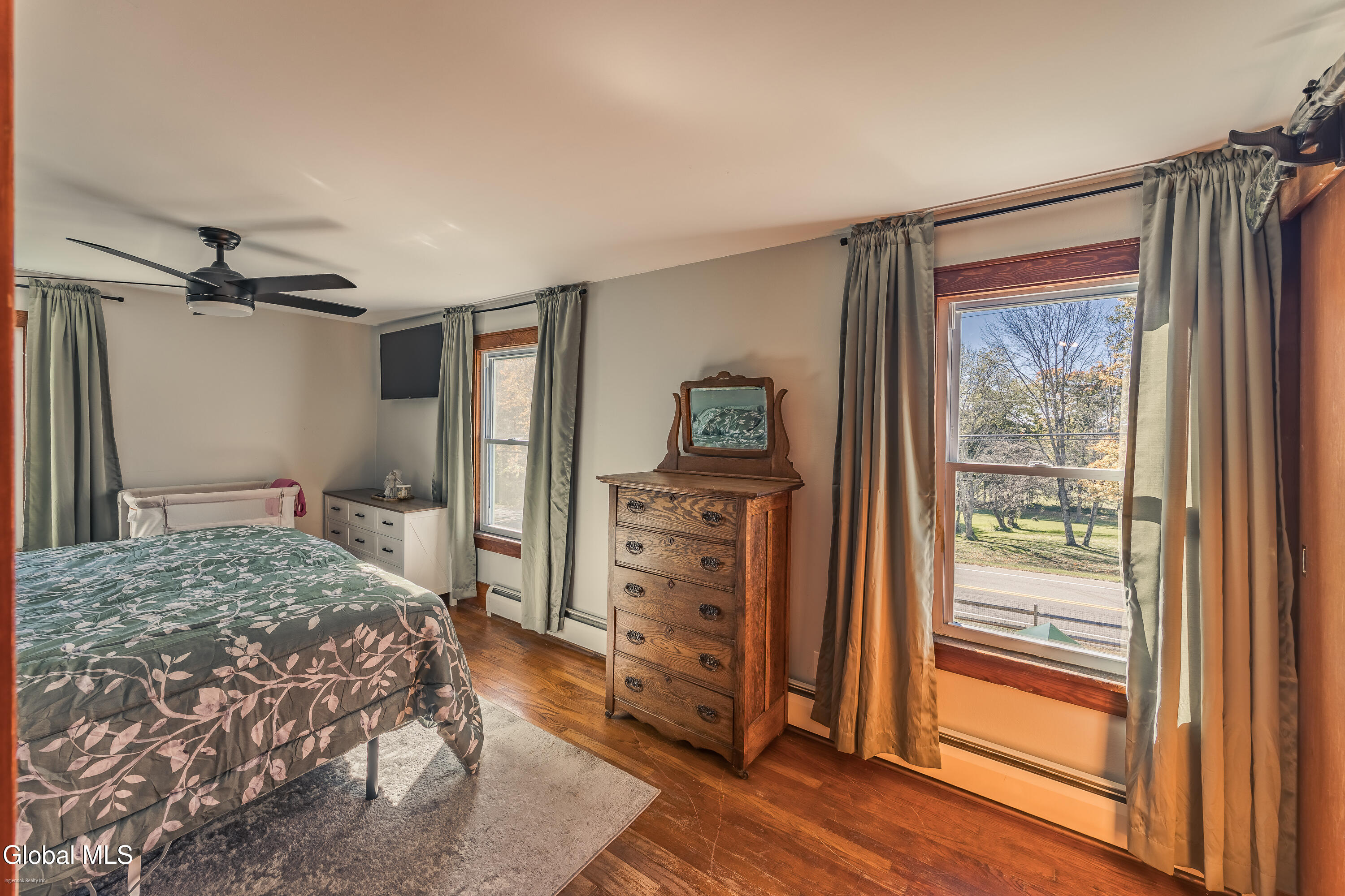 1121 W Galway Road Hagaman NY 12074