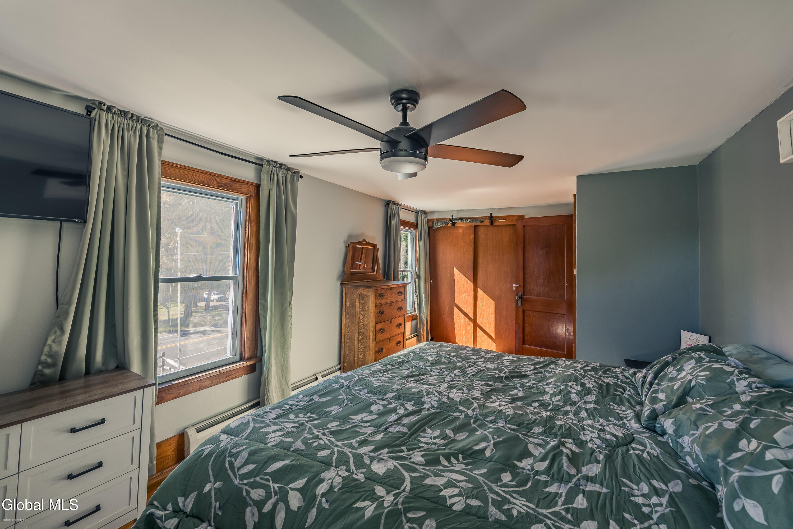 1121 W Galway Road Hagaman NY 12074