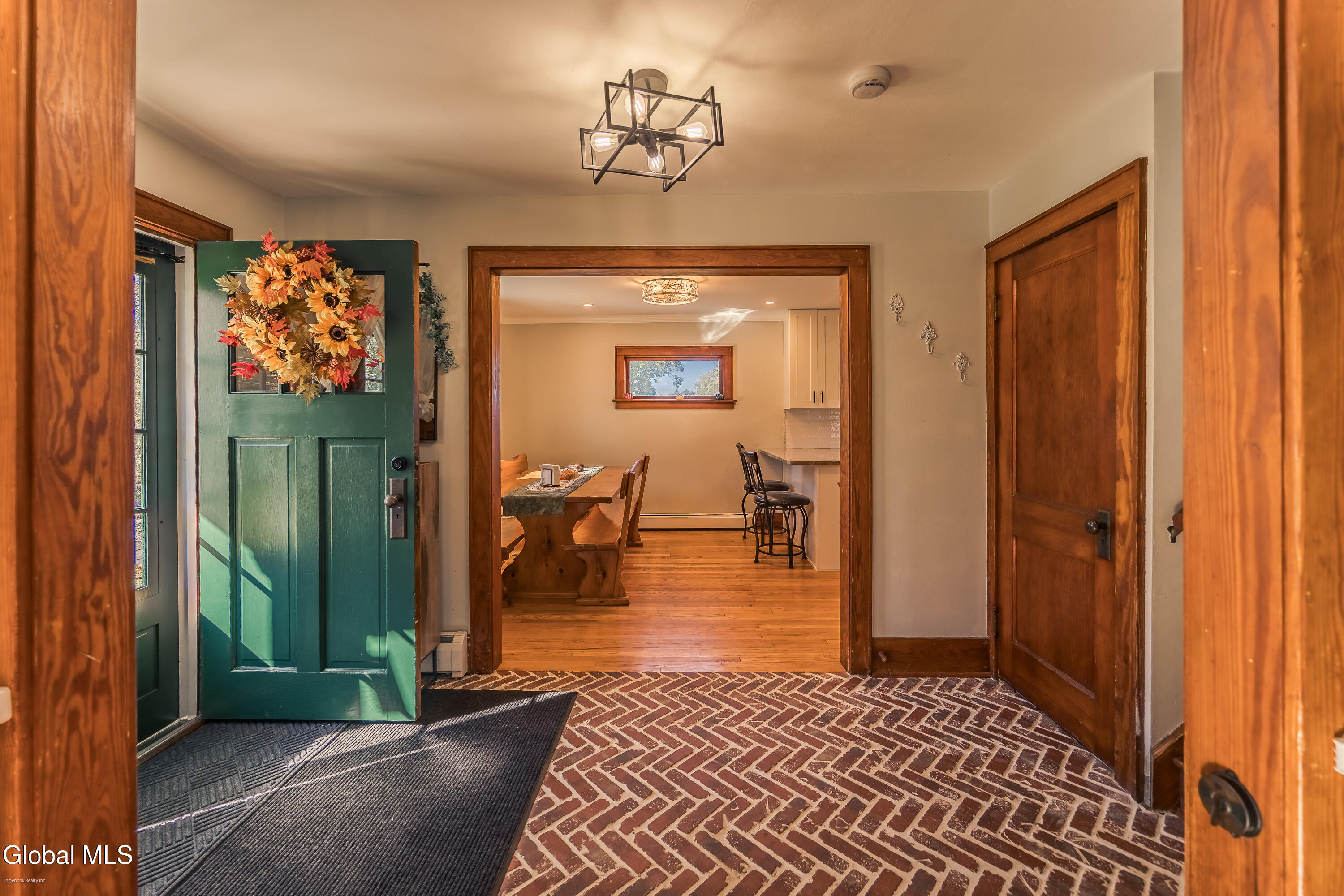 1121 W Galway Road Hagaman NY 12074