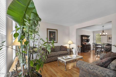 22 Wayfield Lane Cohoes NY 12047
