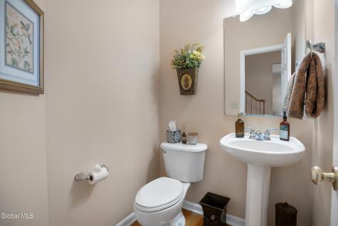 22 Wayfield Lane Cohoes NY 12047