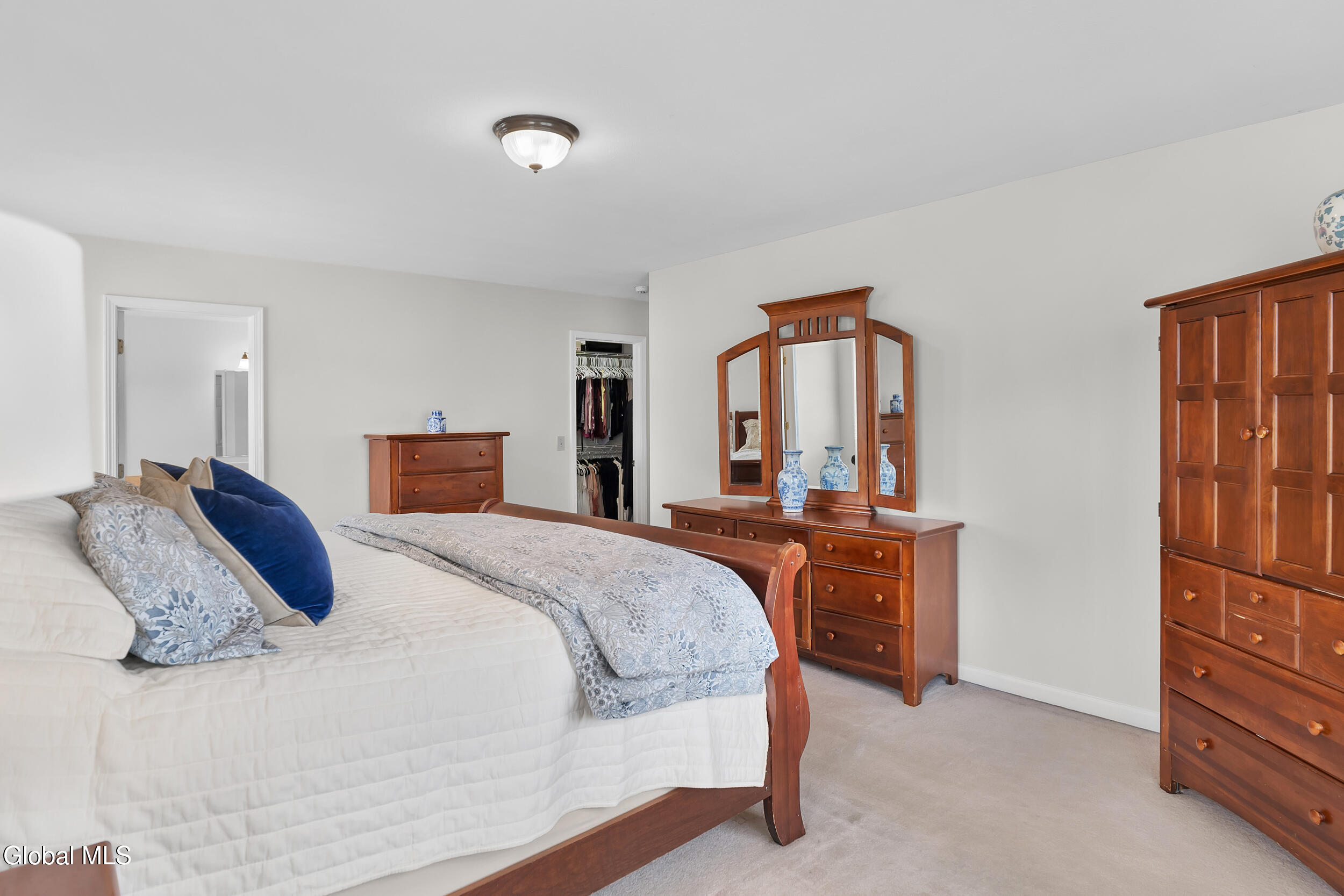 22 Wayfield Lane Cohoes NY 12047