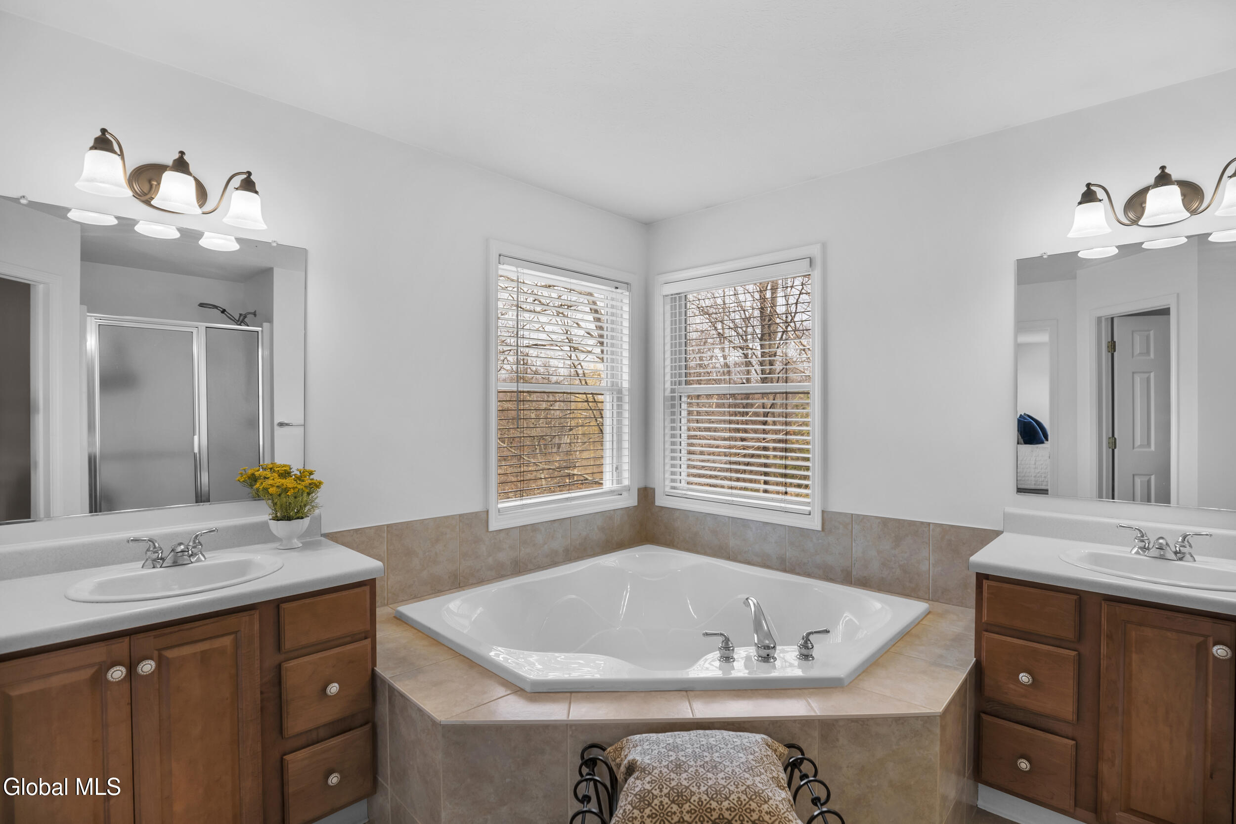 22 Wayfield Lane Cohoes NY 12047