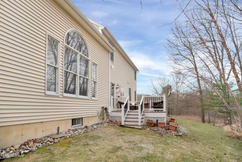 22 Wayfield Lane Cohoes NY 12047