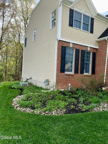 22 Wayfield Lane Cohoes NY 12047