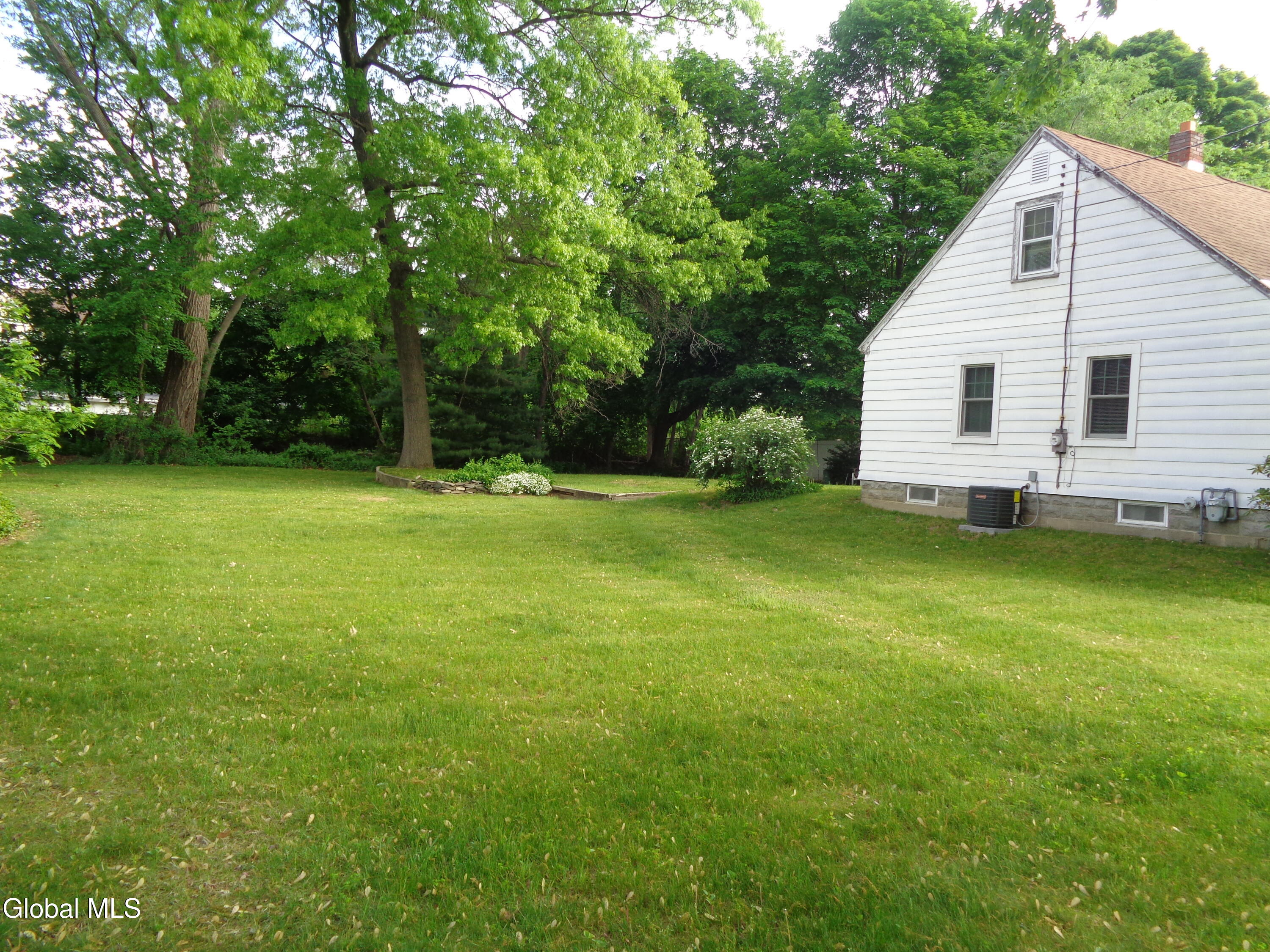 2145 Robinwood Avenue Schenectady NY 12306