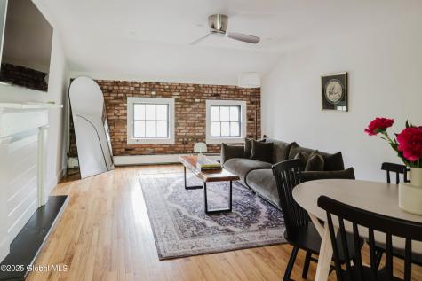 632 Albany Turnpike Chatham NY 12136