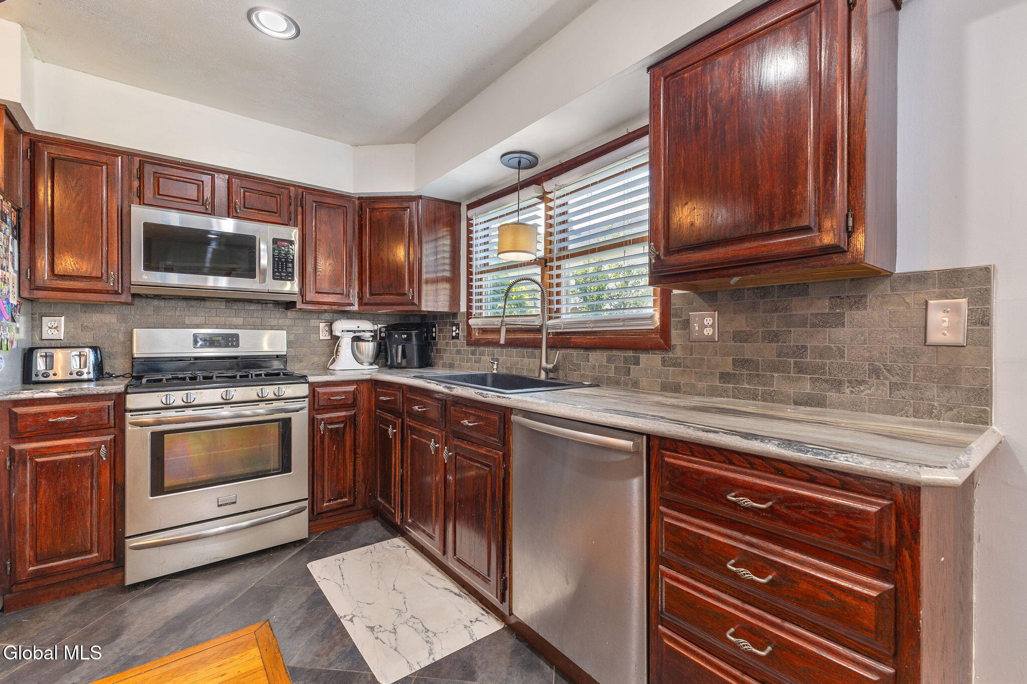 17 Hudson Street Waterford NY 12188
