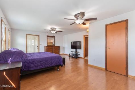 17 Hudson Street Waterford NY 12188