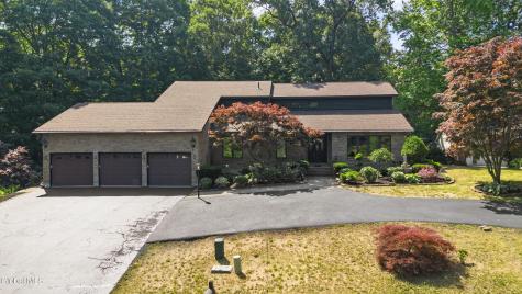 34 Oaktree Lane Niskayuna NY 12309