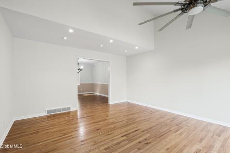 34 Oaktree Lane Niskayuna NY 12309