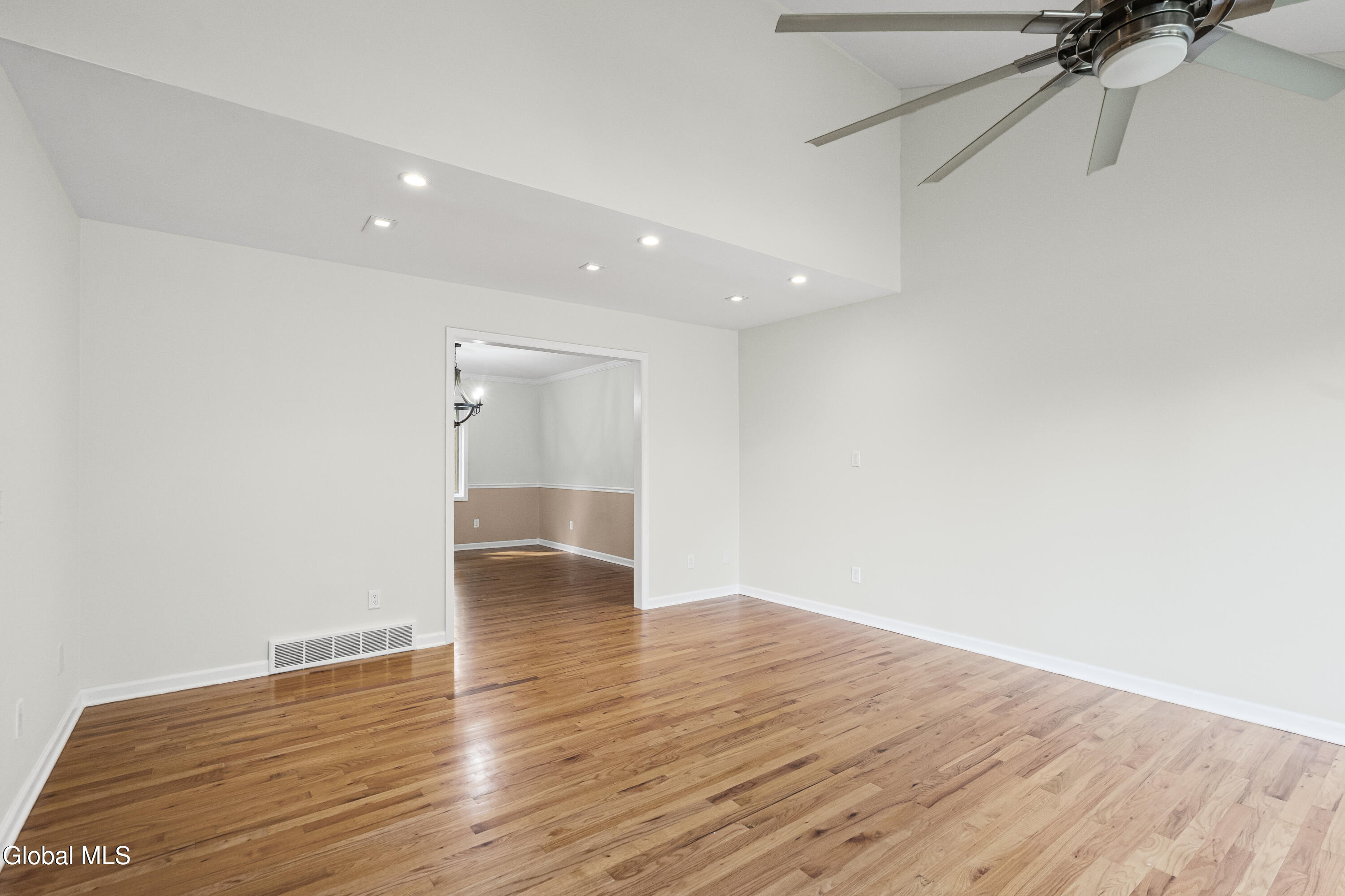 34 Oaktree Lane Niskayuna NY 12309