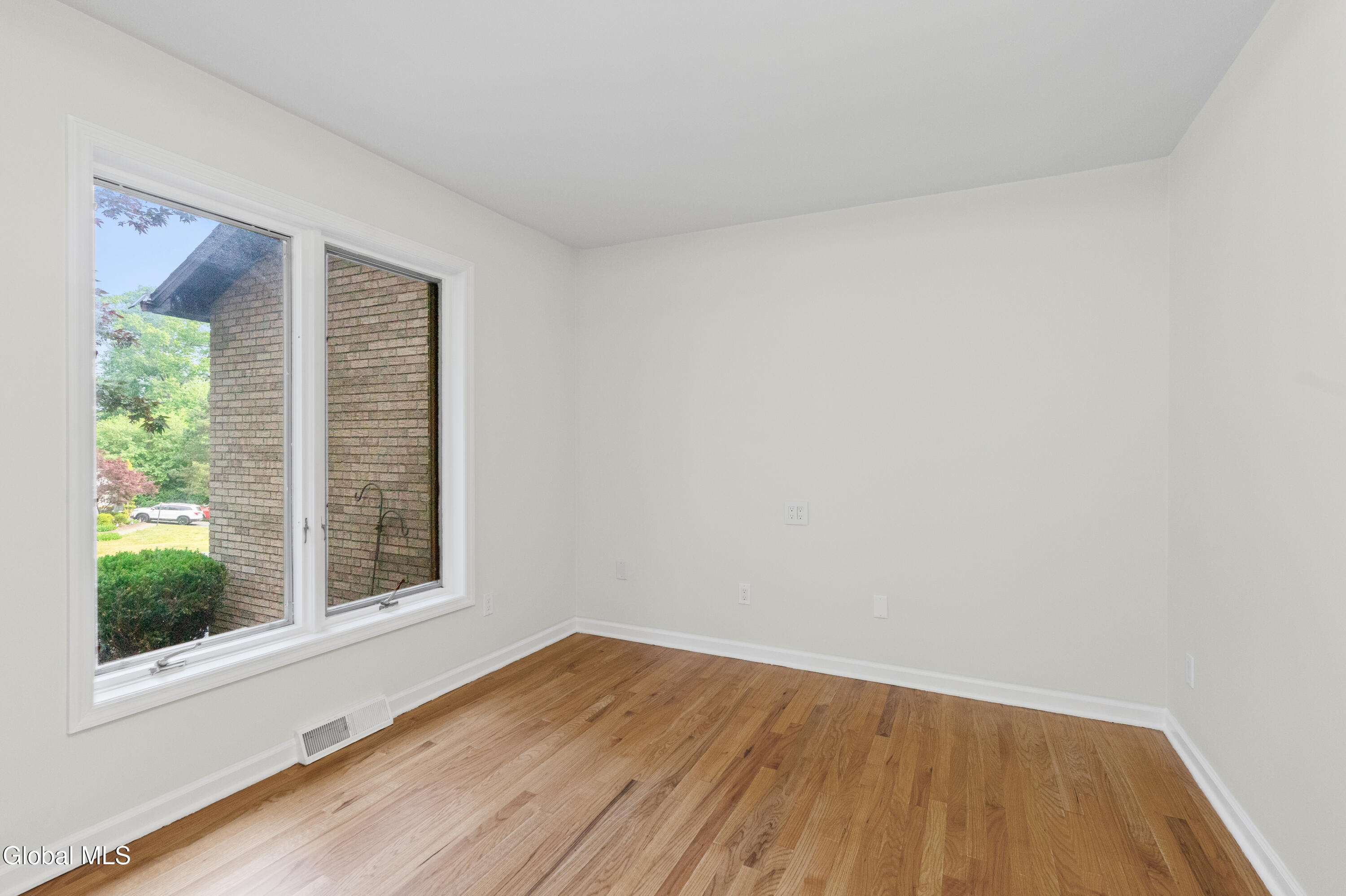34 Oaktree Lane Niskayuna NY 12309