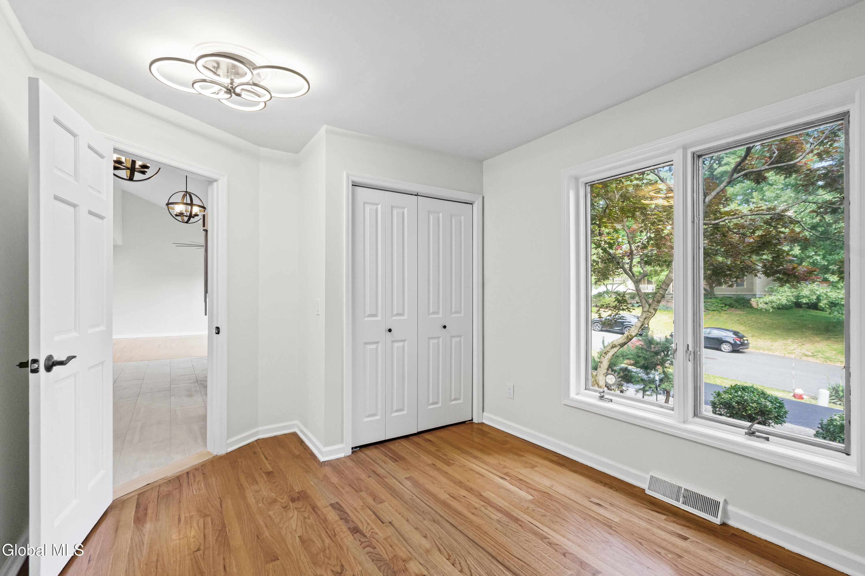 34 Oaktree Lane Niskayuna NY 12309
