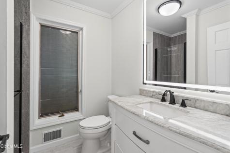 34 Oaktree Lane Niskayuna NY 12309