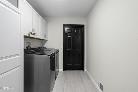 34 Oaktree Lane Niskayuna NY 12309