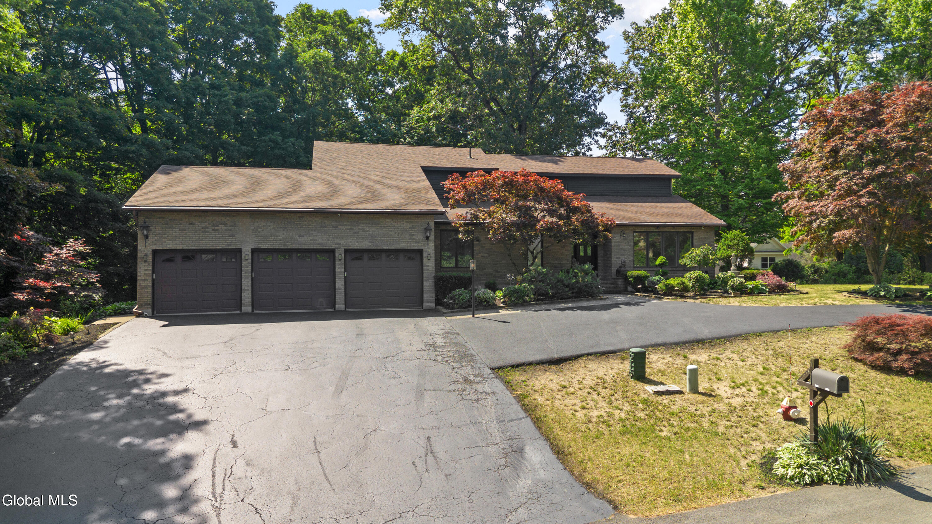 34 Oaktree Lane Niskayuna NY 12309