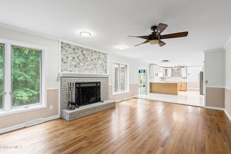 34 Oaktree Lane Niskayuna NY 12309