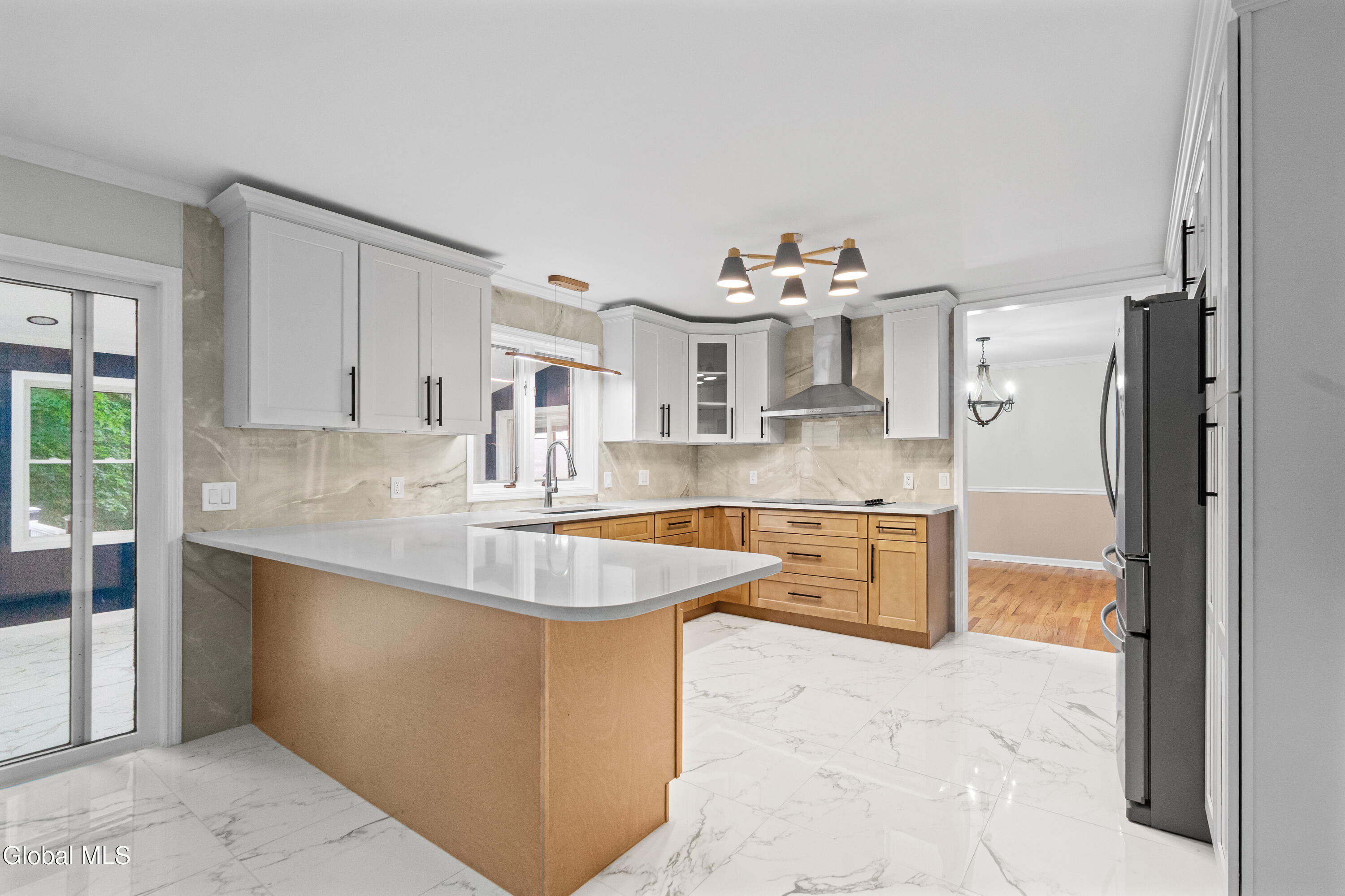 34 Oaktree Lane Niskayuna NY 12309