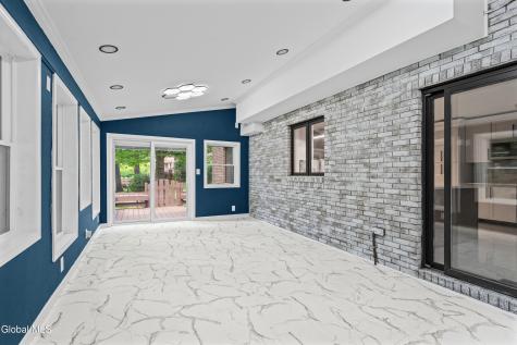 34 Oaktree Lane Niskayuna NY 12309